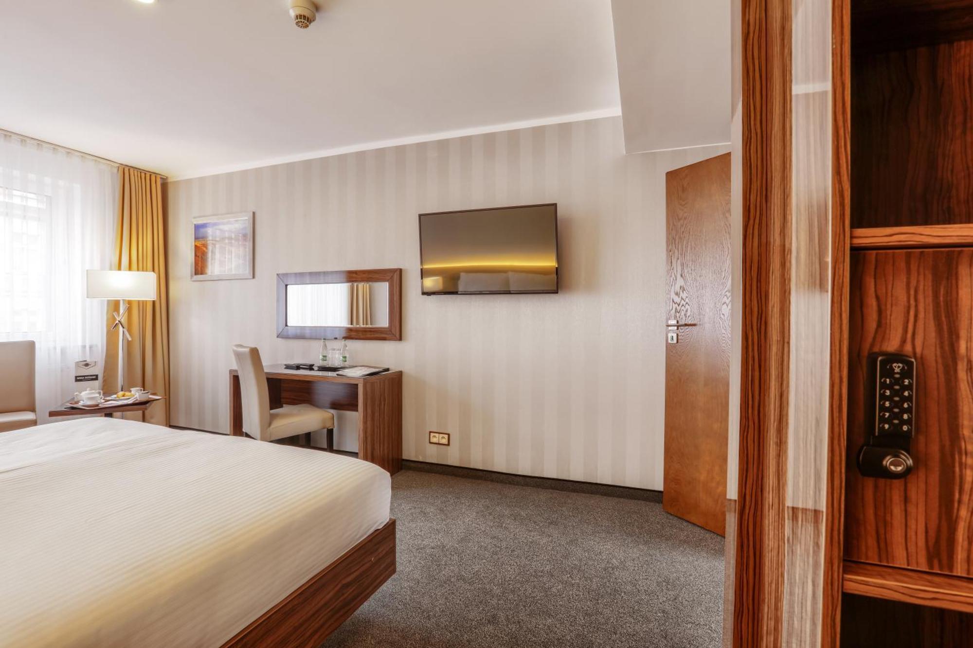 Hotel Weneda Opole Habitación foto